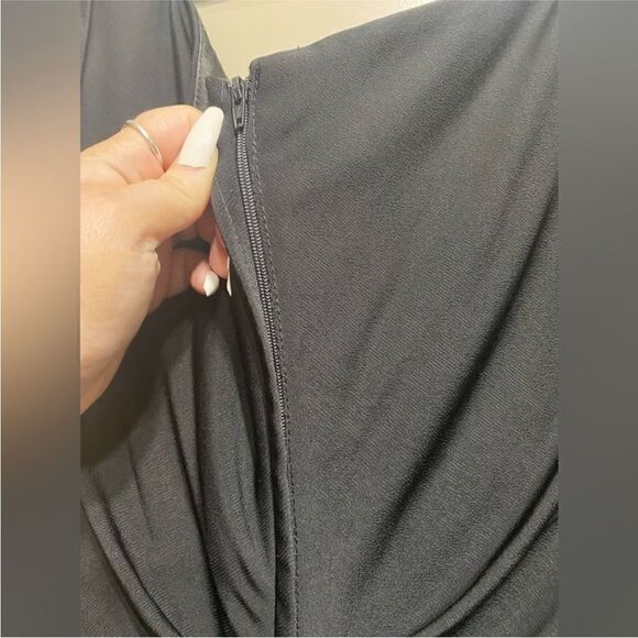 La Femme NWT Sweetheart Neckline Long Jersey
Dress Black Size 10 MSRP $395 - Picture 10 of 10